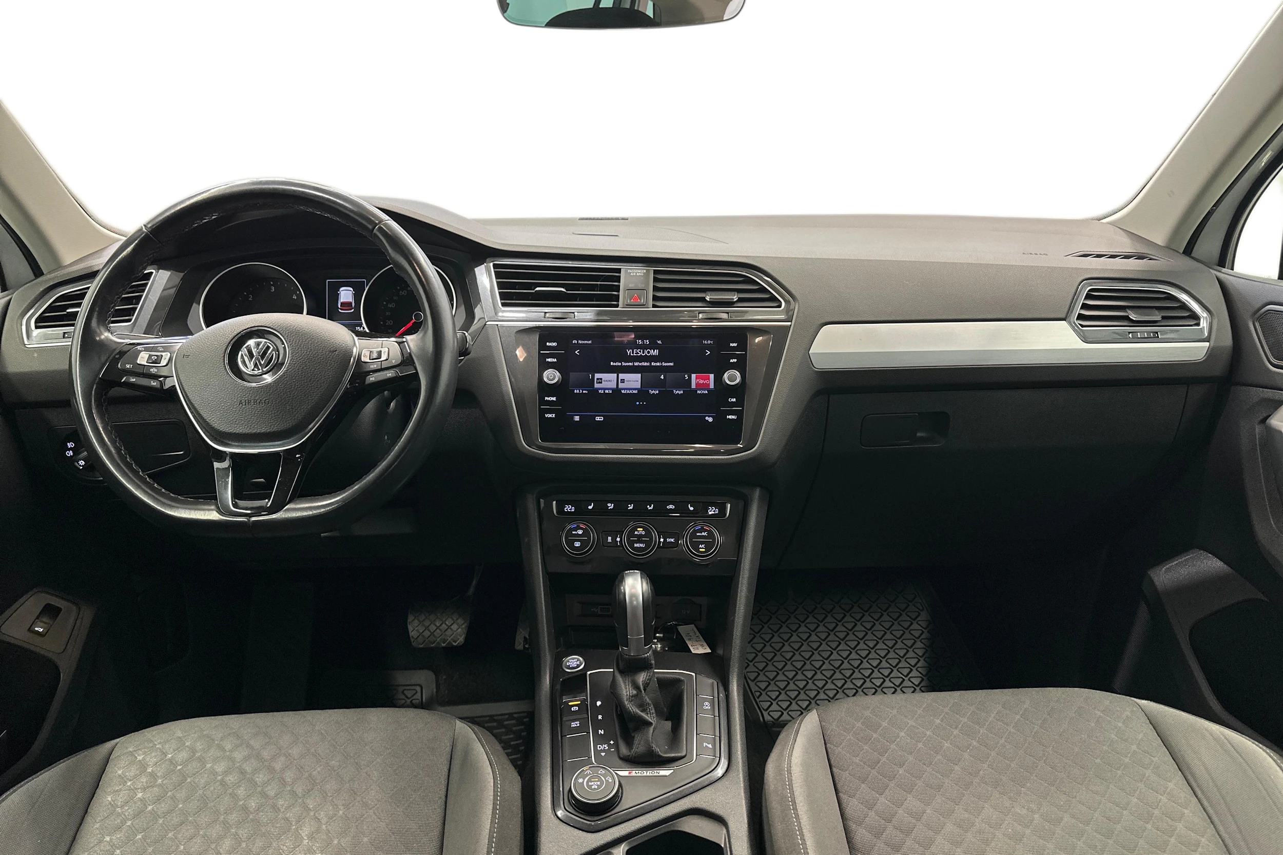 valkoinen Volkswagen Tiguan 2019 kuva 9.
