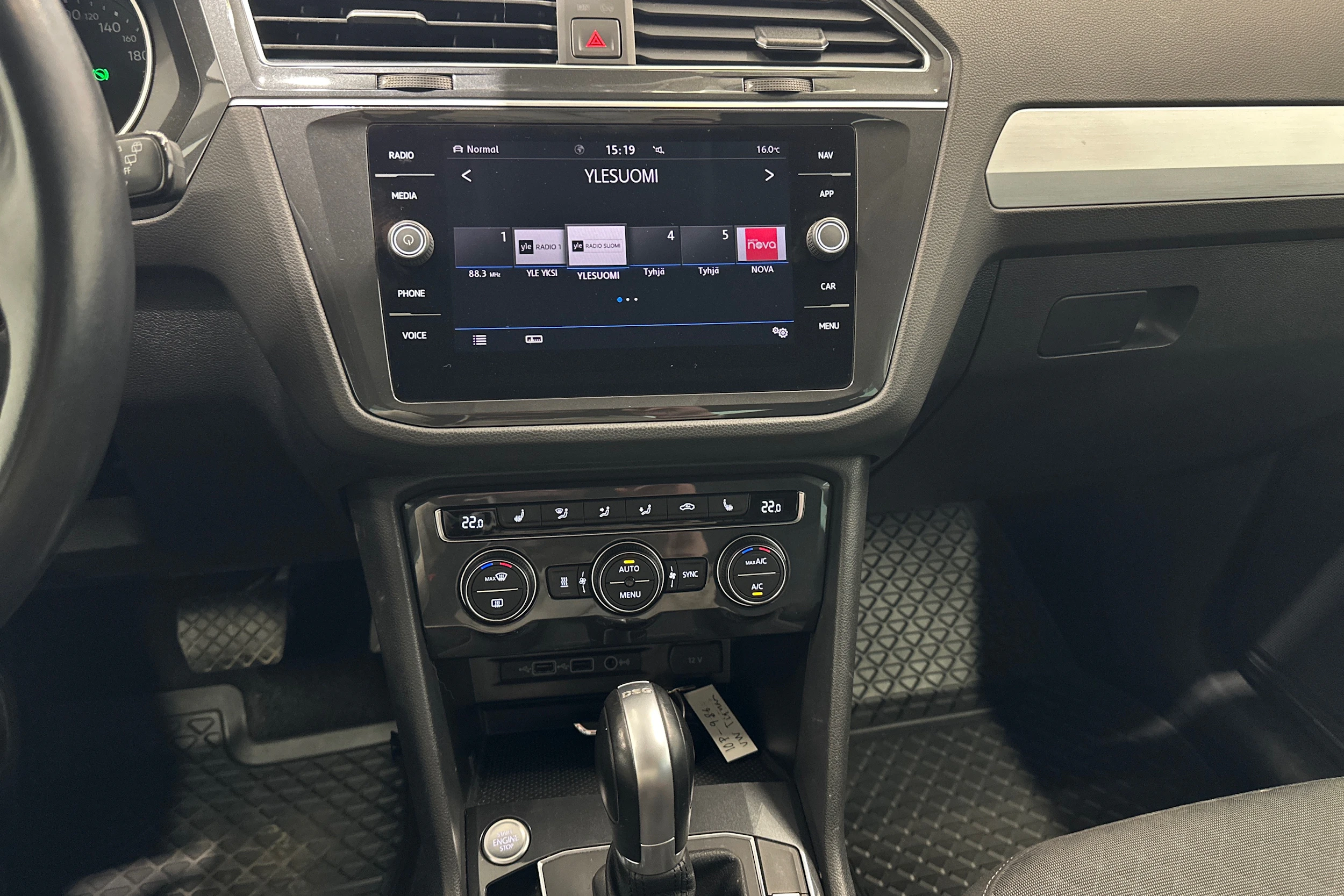 valkoinen Volkswagen Tiguan 2019 kuva 20.