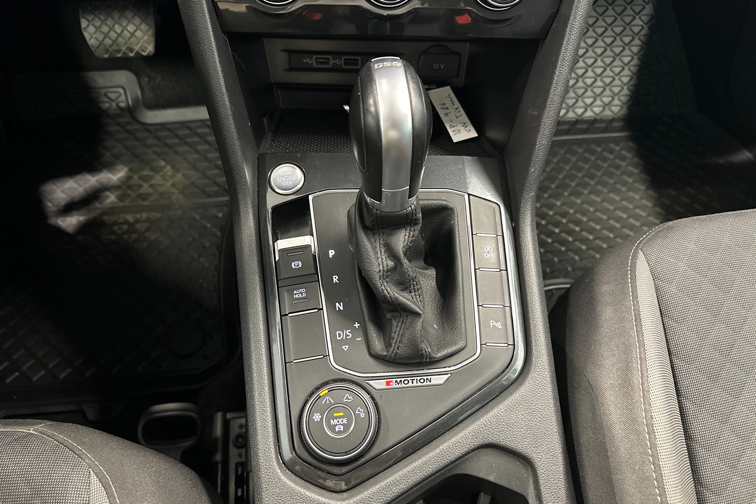 valkoinen Volkswagen Tiguan 2019 kuva 23.