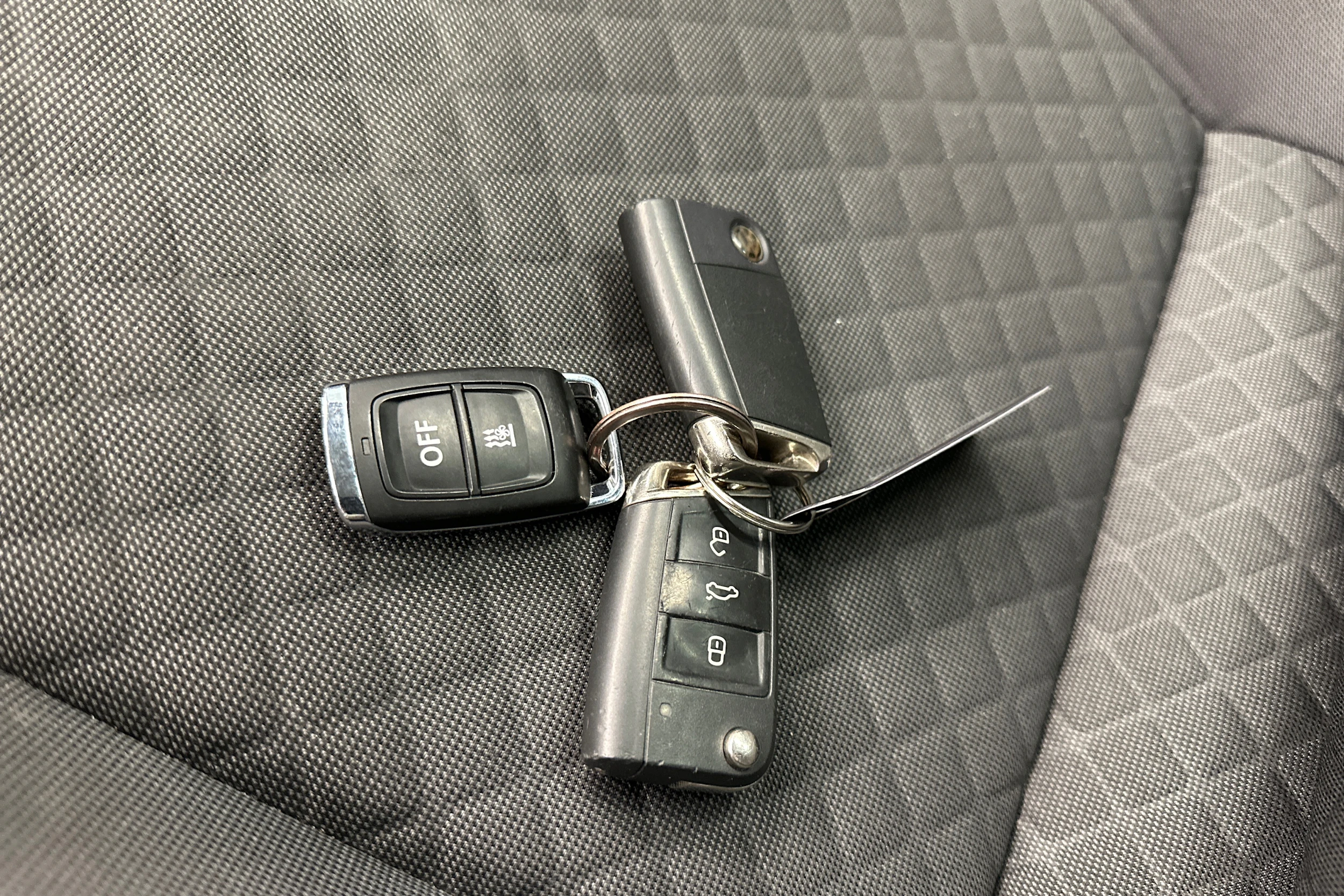 valkoinen Volkswagen Tiguan 2019 kuva 24.