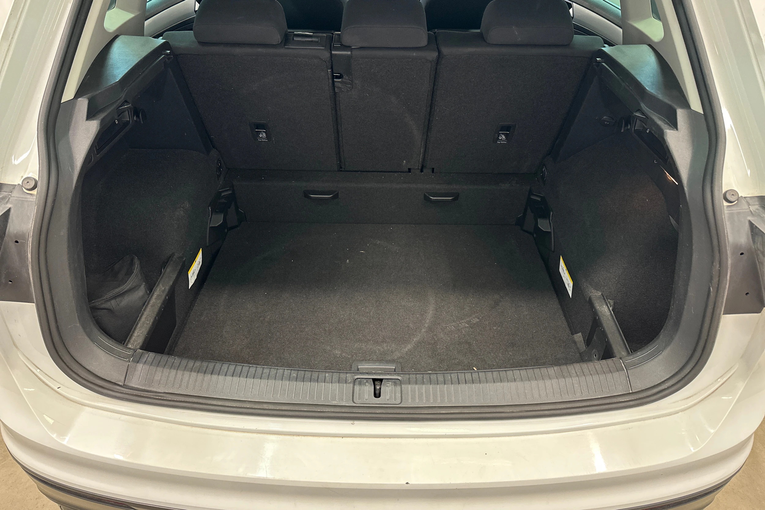 valkoinen Volkswagen Tiguan 2019 kuva 26.