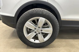 valkoinen Volkswagen Tiguan 2019 kuva 30.