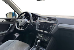 Sininen Volkswagen Tiguan 2019 kuva 7.