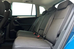 Sininen Volkswagen Tiguan 2019 kuva 8.