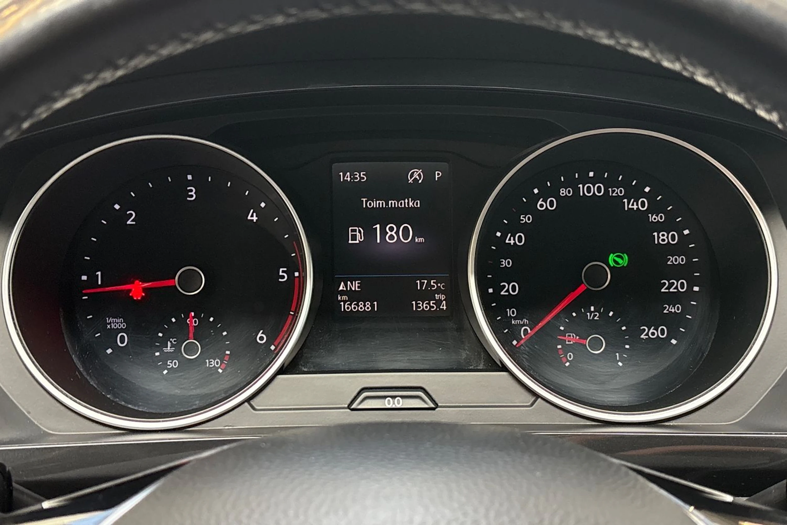 Sininen Volkswagen Tiguan 2019 kuva 12.