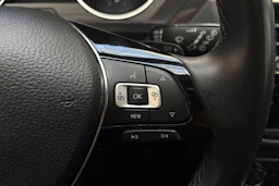 Sininen Volkswagen Tiguan 2019 kuva 14.