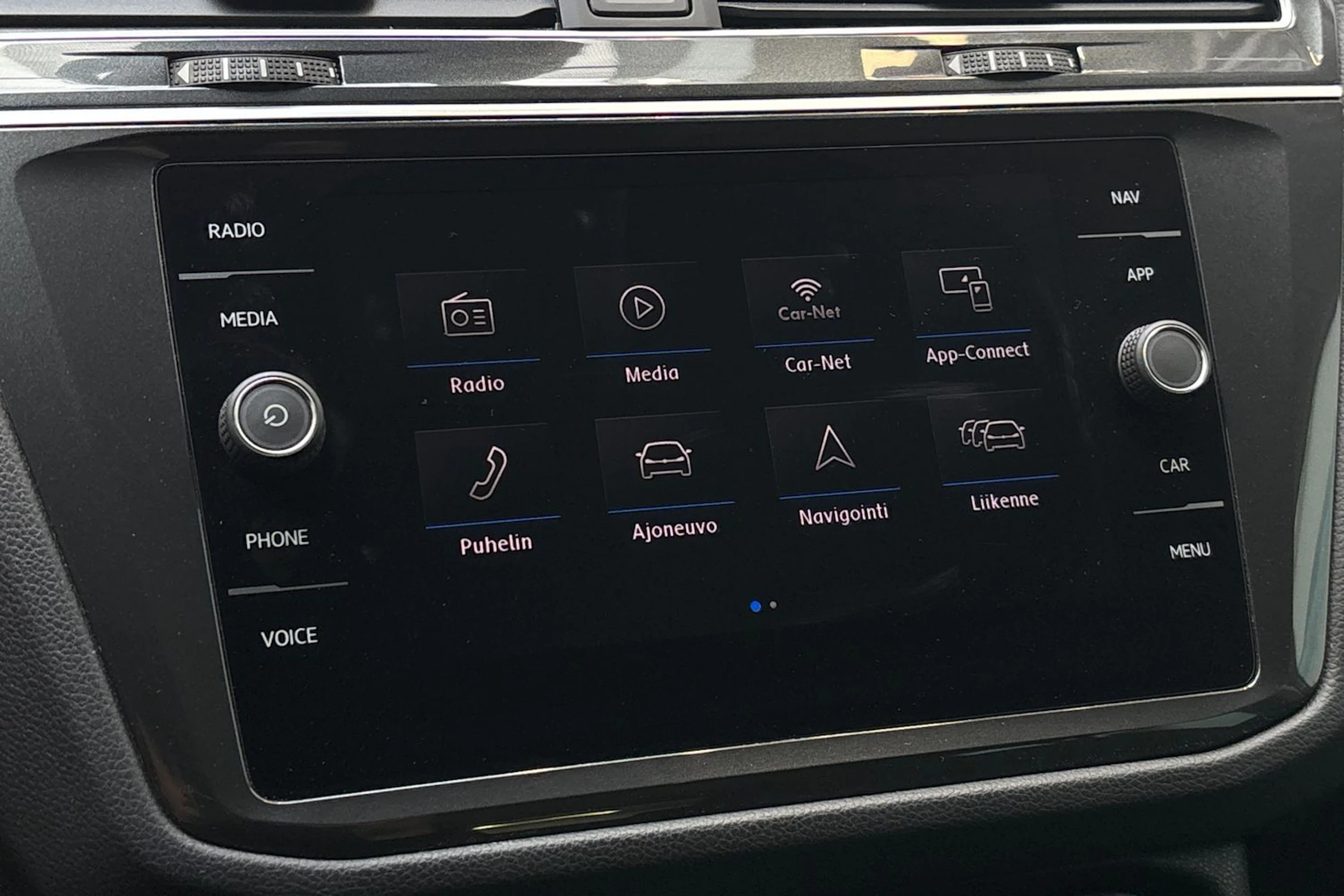 Sininen Volkswagen Tiguan 2019 kuva 15.