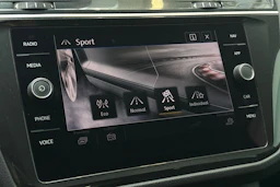 Sininen Volkswagen Tiguan 2019 kuva 17.