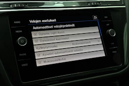 Sininen Volkswagen Tiguan 2019 kuva 22.