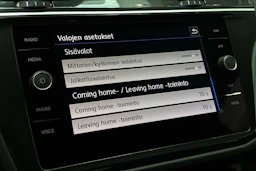 Sininen Volkswagen Tiguan 2019 kuva 23.