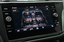 Sininen Volkswagen Tiguan 2019 kuva 24.