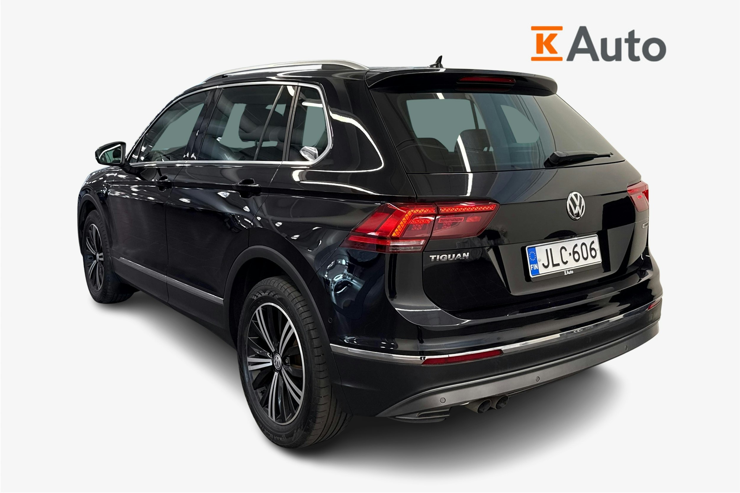 Musta Volkswagen Tiguan 2019 kuva 2.