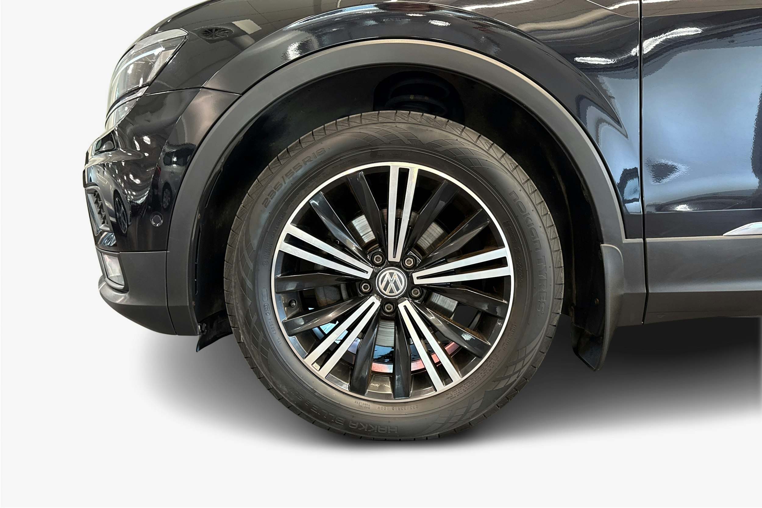 Musta Volkswagen Tiguan 2019 kuva 9.