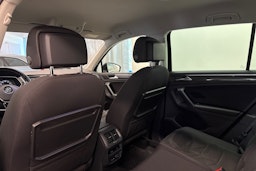 Musta Volkswagen Tiguan 2019 kuva 11.