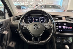 Musta Volkswagen Tiguan 2019 kuva 15.
