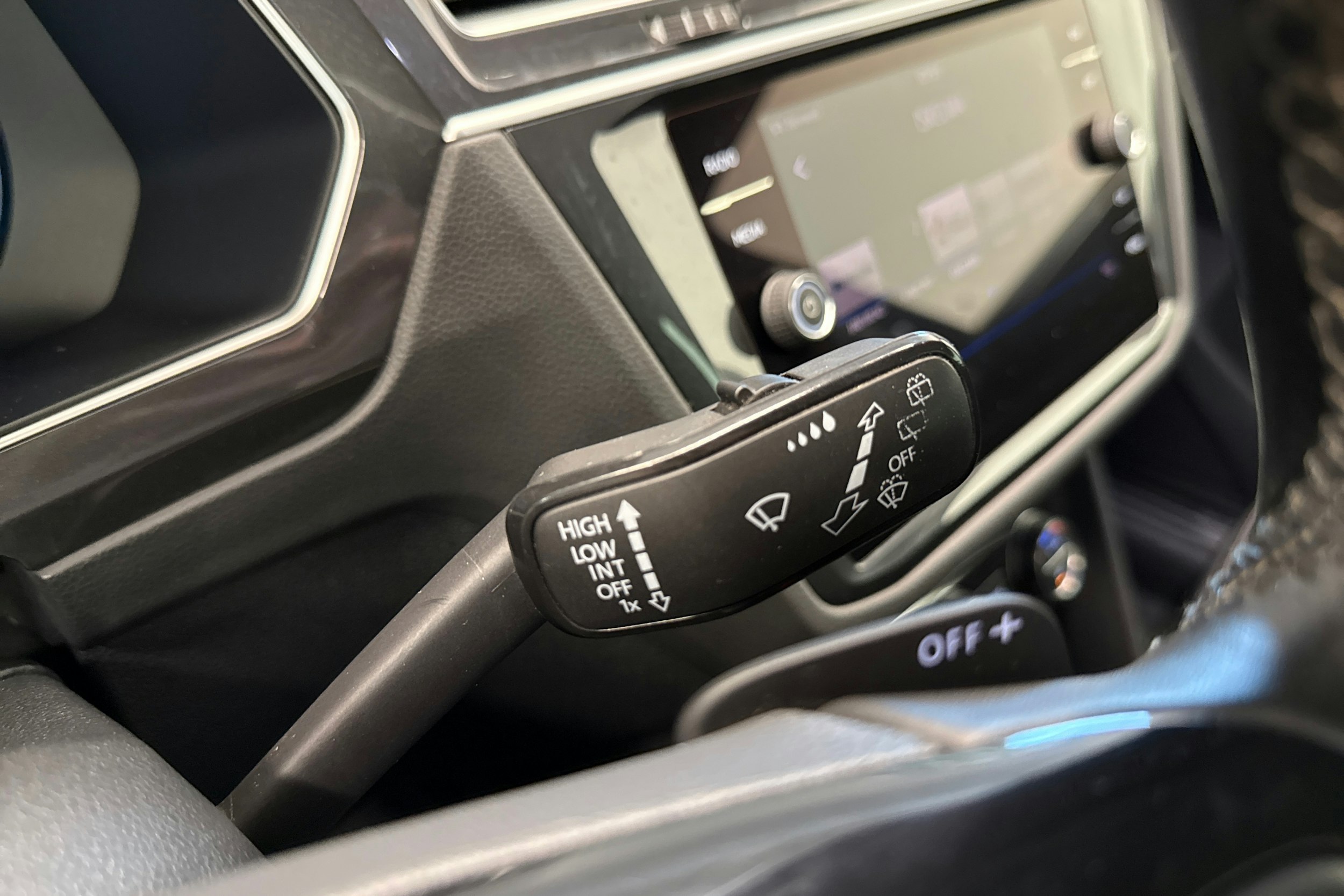 Musta Volkswagen Tiguan 2019 kuva 18.
