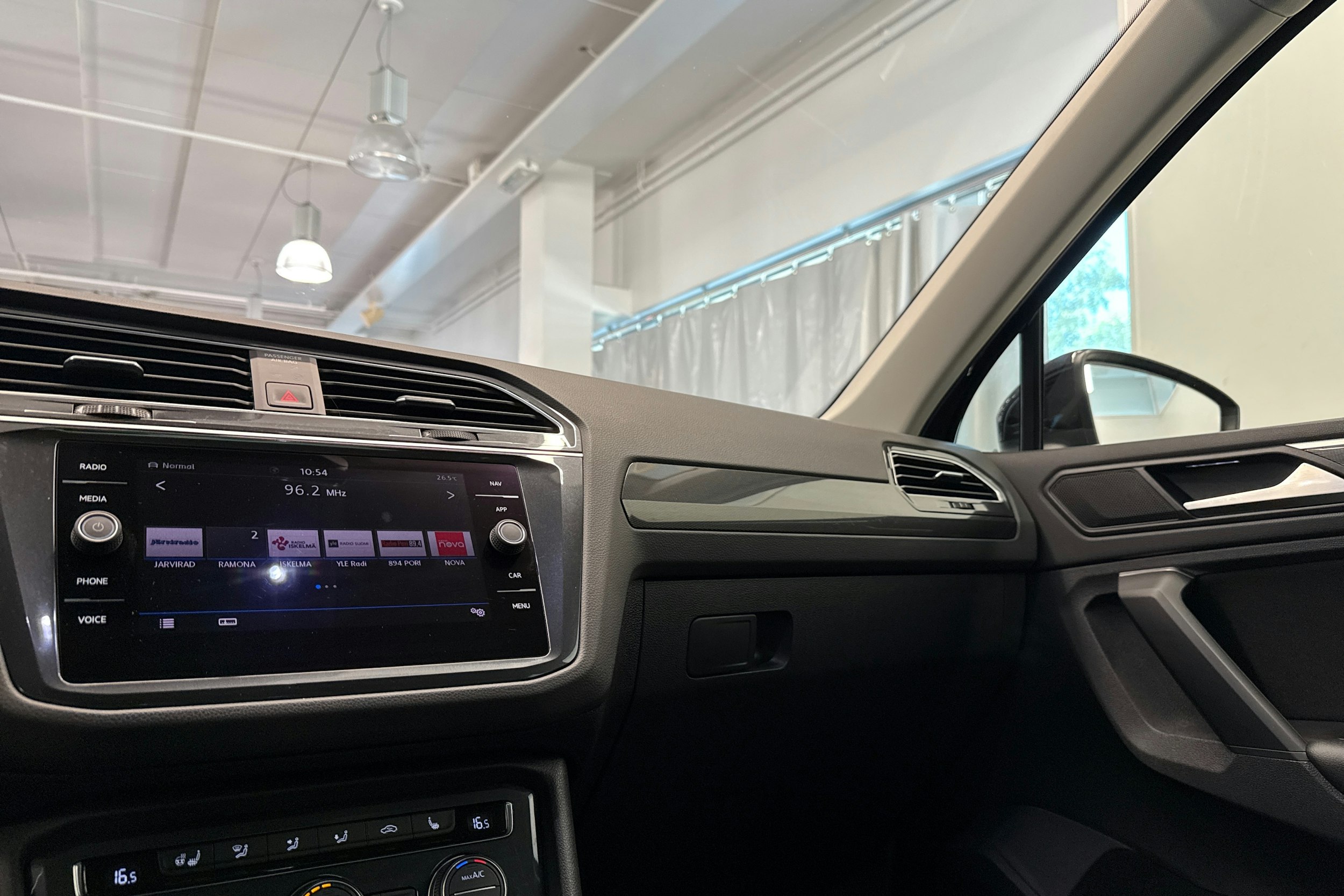 Musta Volkswagen Tiguan 2019 kuva 26.