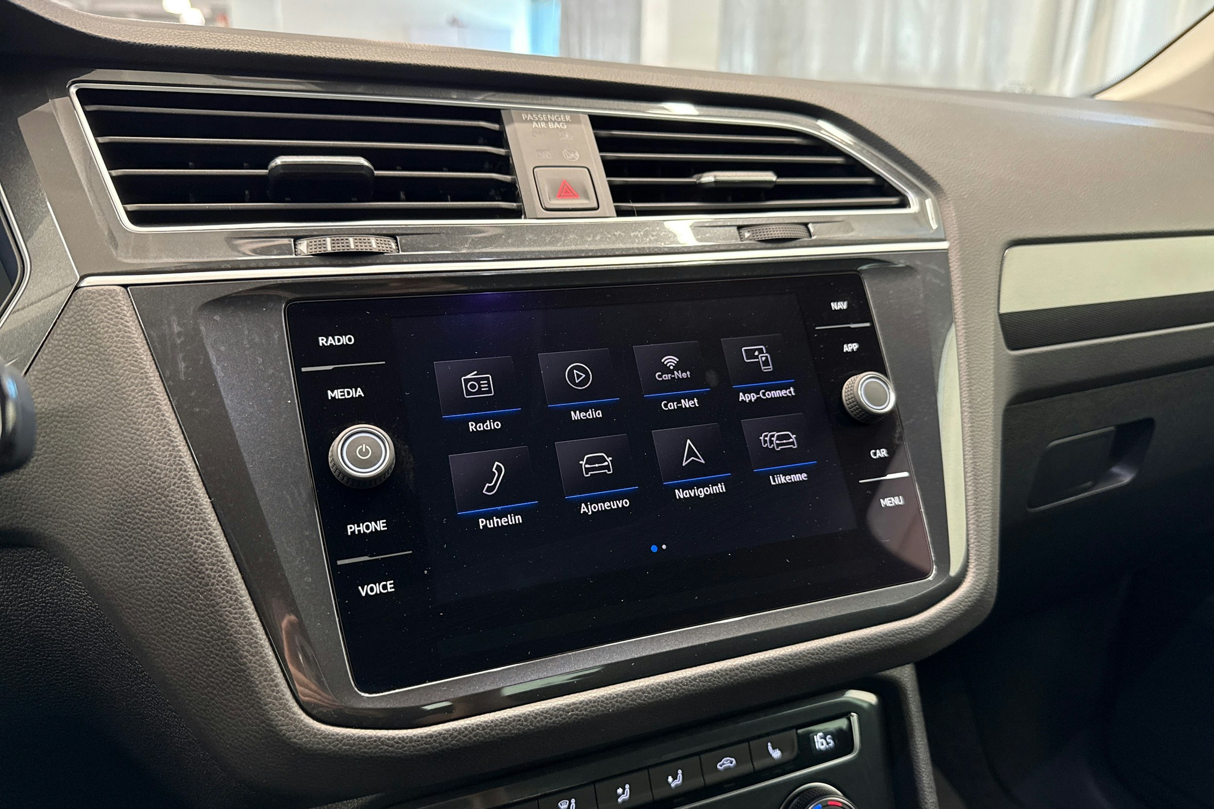 Musta Volkswagen Tiguan 2019 kuva 27.