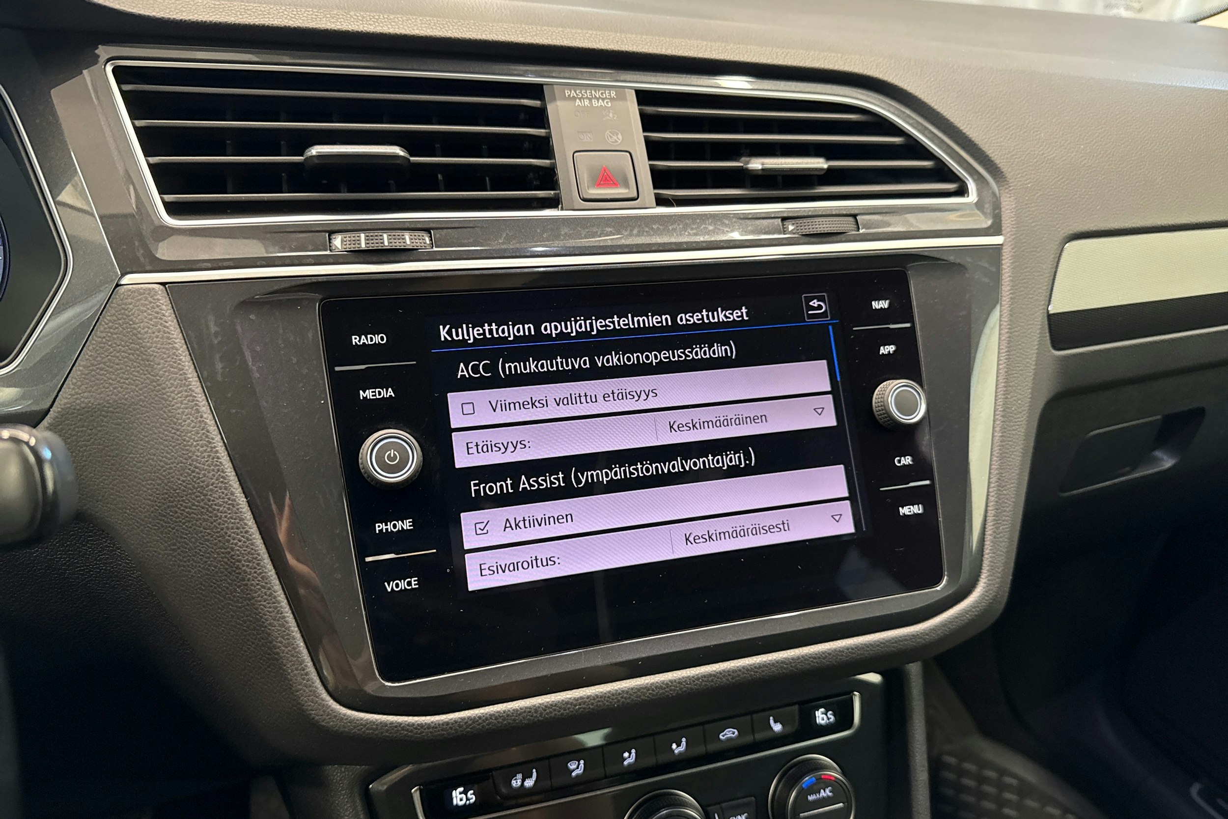 Musta Volkswagen Tiguan 2019 kuva 33.
