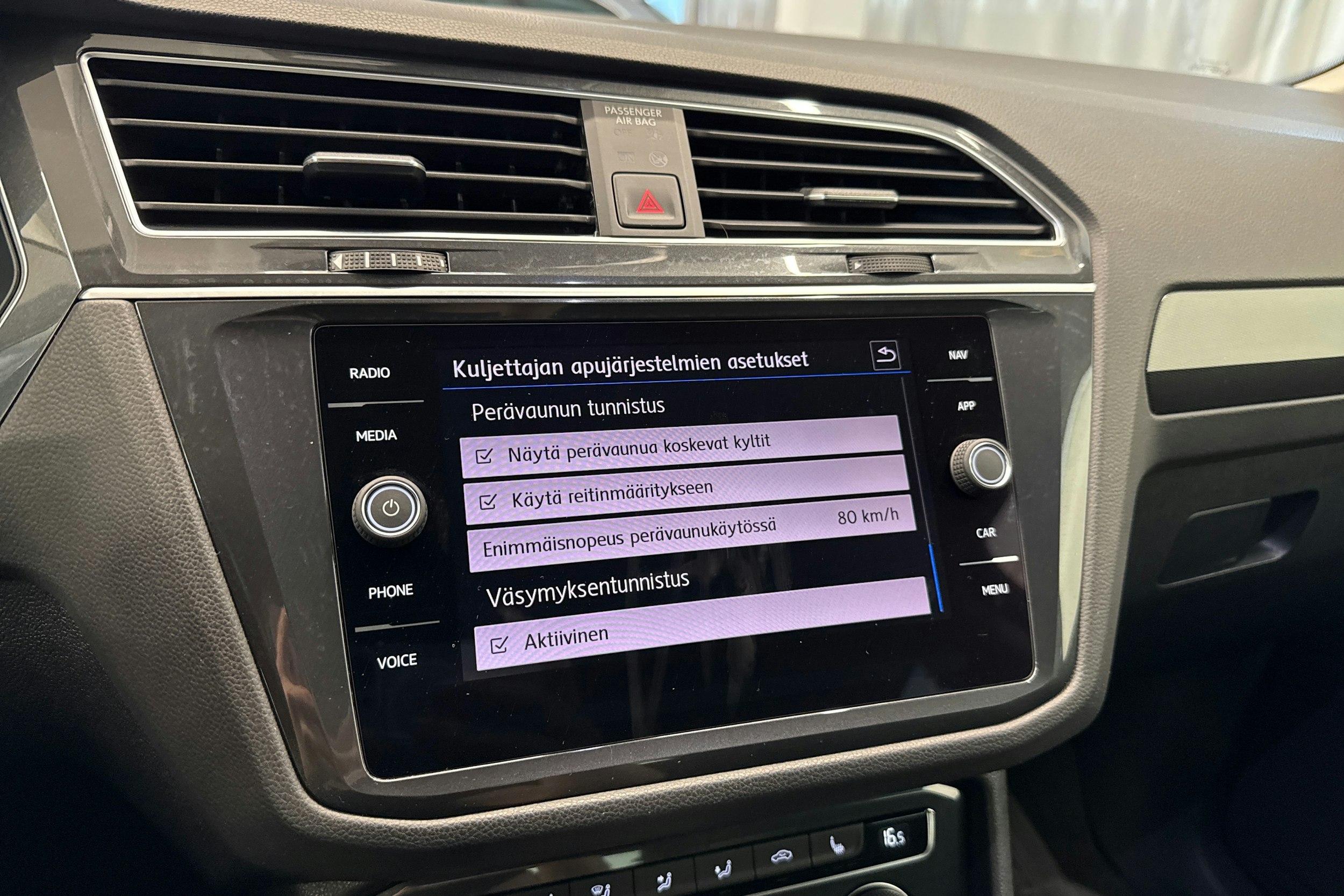 Musta Volkswagen Tiguan 2019 kuva 36.