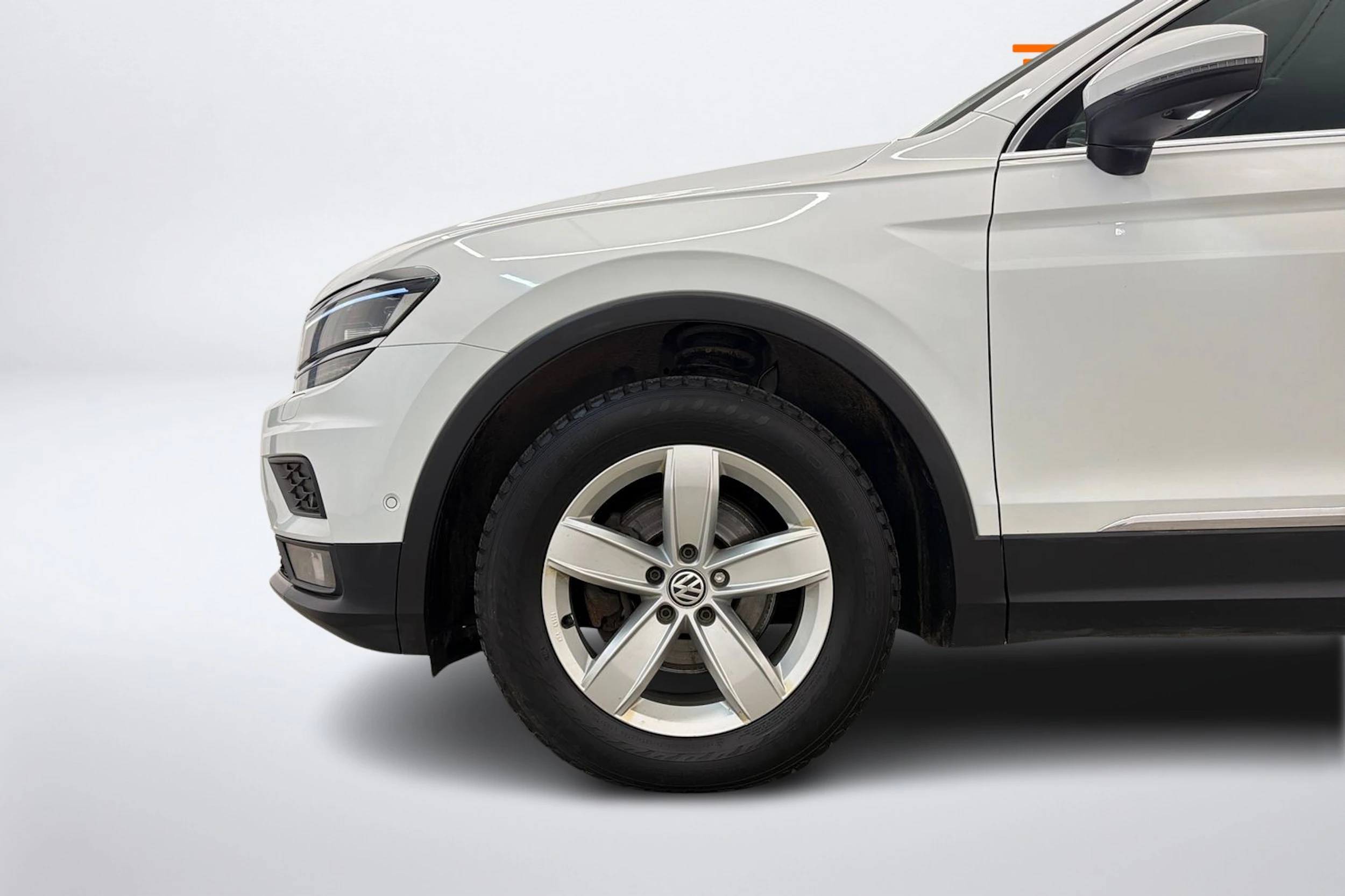valkoinen Volkswagen Tiguan 2019 kuva 12.