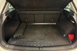 valkoinen Volkswagen Tiguan 2019 kuva 17.