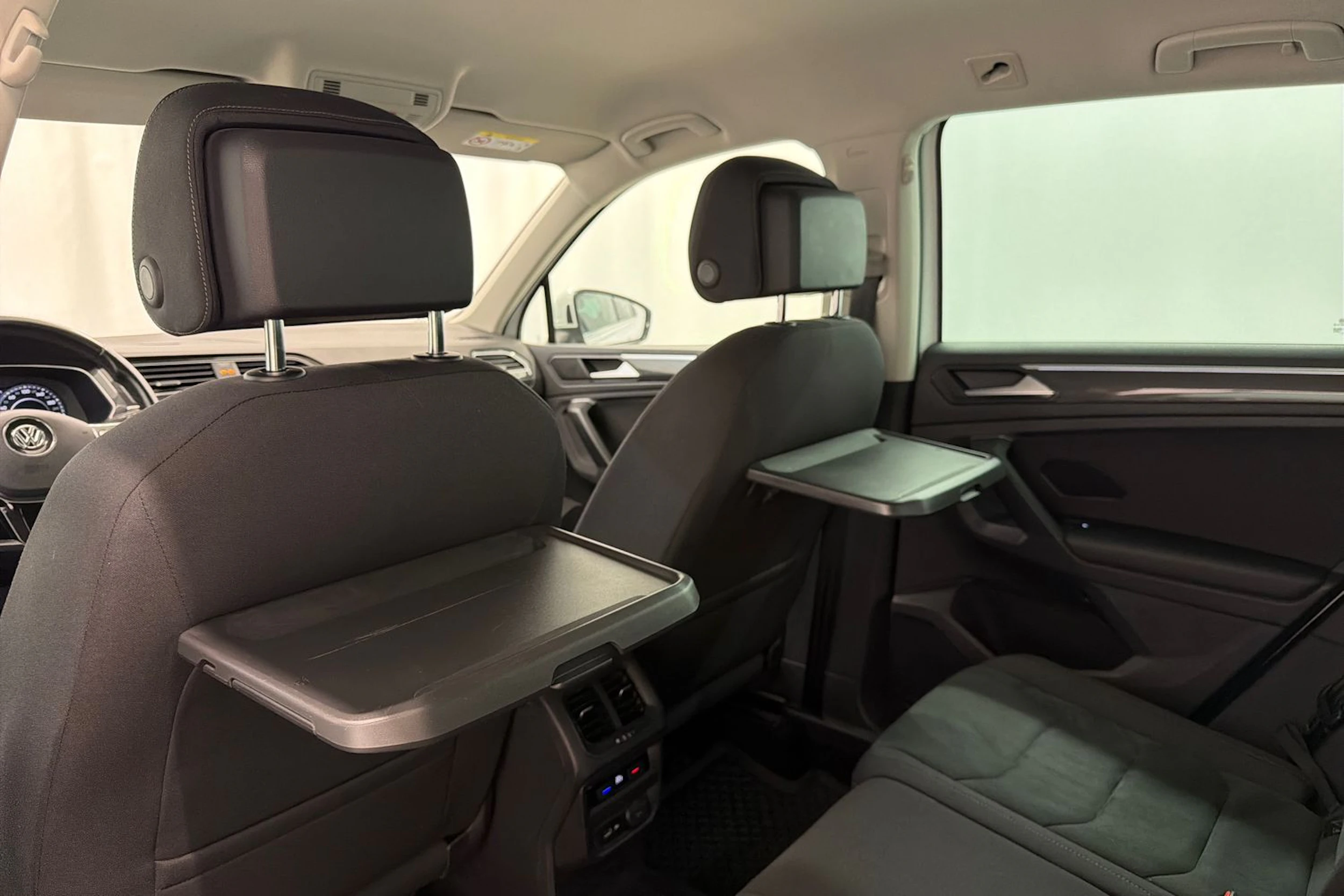 valkoinen Volkswagen Tiguan 2019 kuva 21.