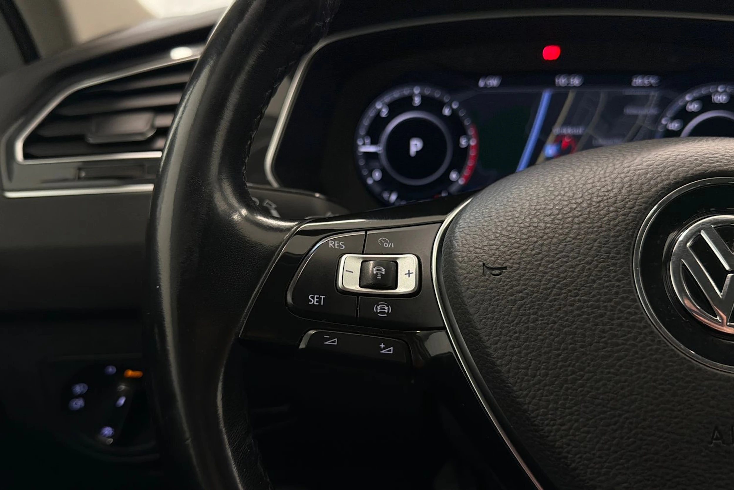 valkoinen Volkswagen Tiguan 2019 kuva 25.