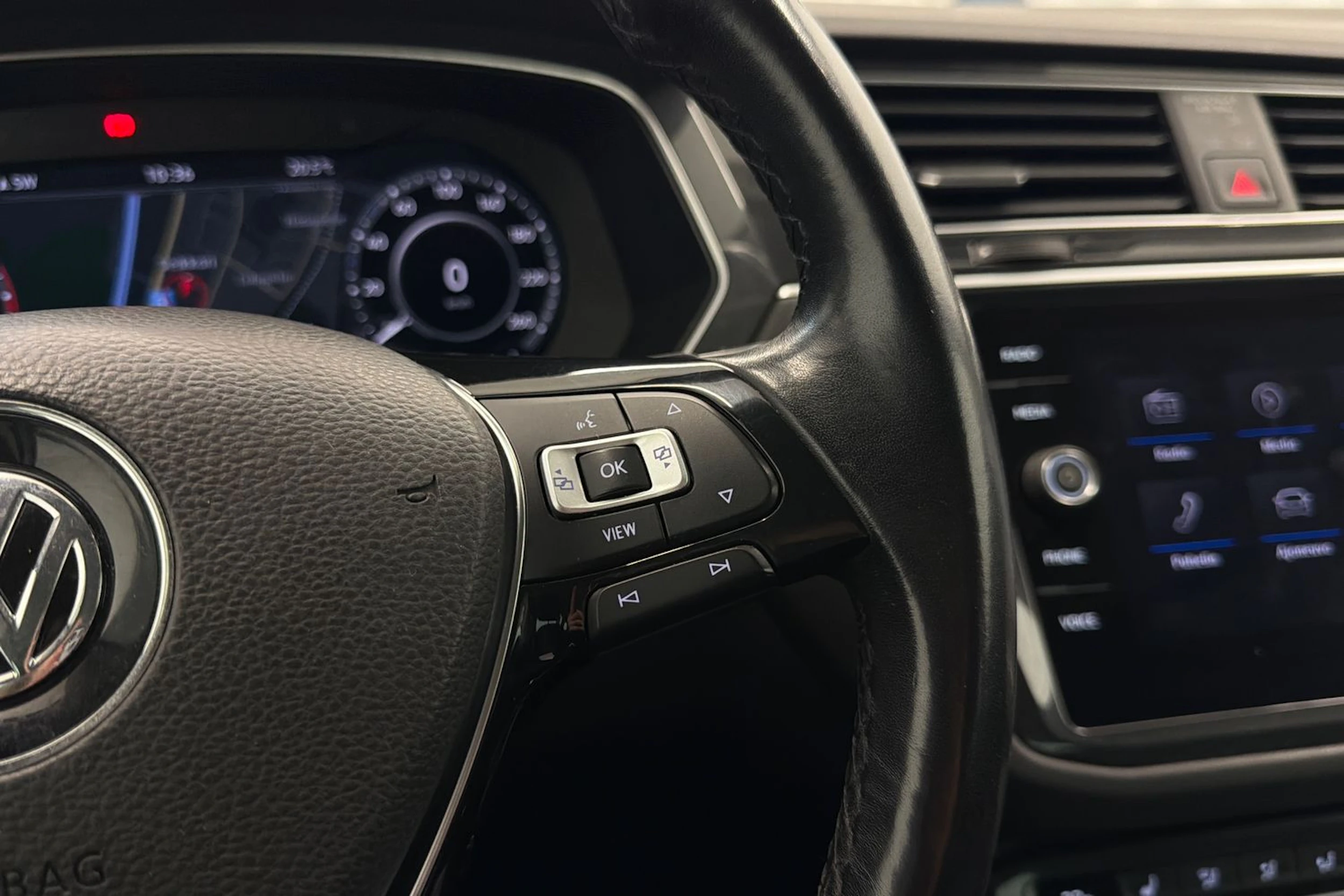 valkoinen Volkswagen Tiguan 2019 kuva 26.