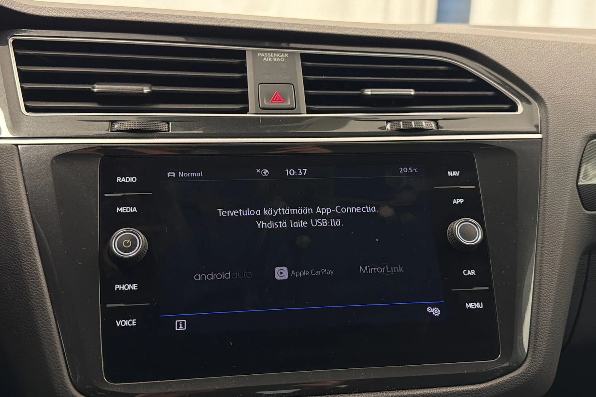valkoinen Volkswagen Tiguan 2019 kuva 29.