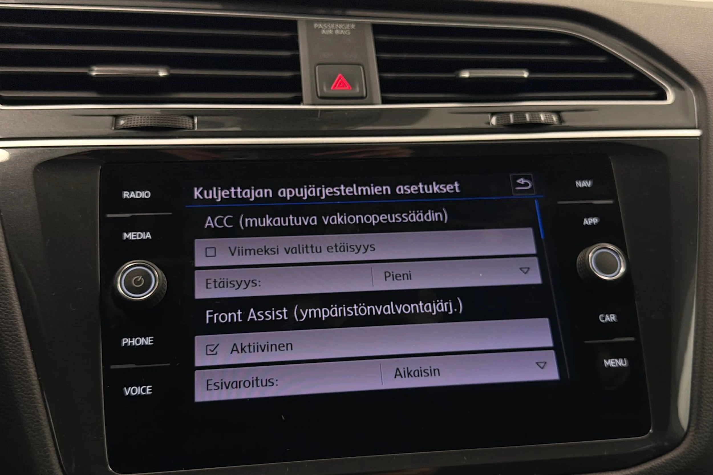 valkoinen Volkswagen Tiguan 2019 kuva 31.