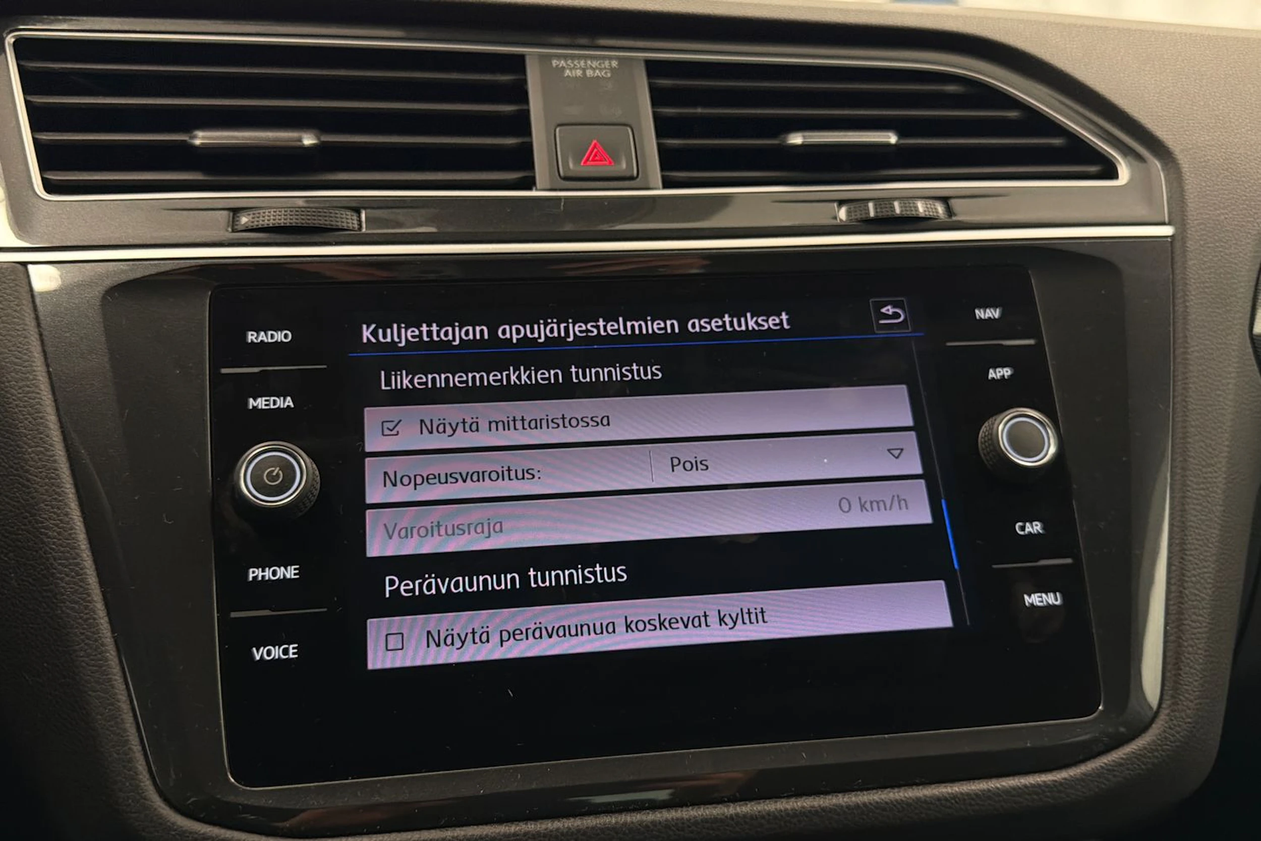 valkoinen Volkswagen Tiguan 2019 kuva 33.