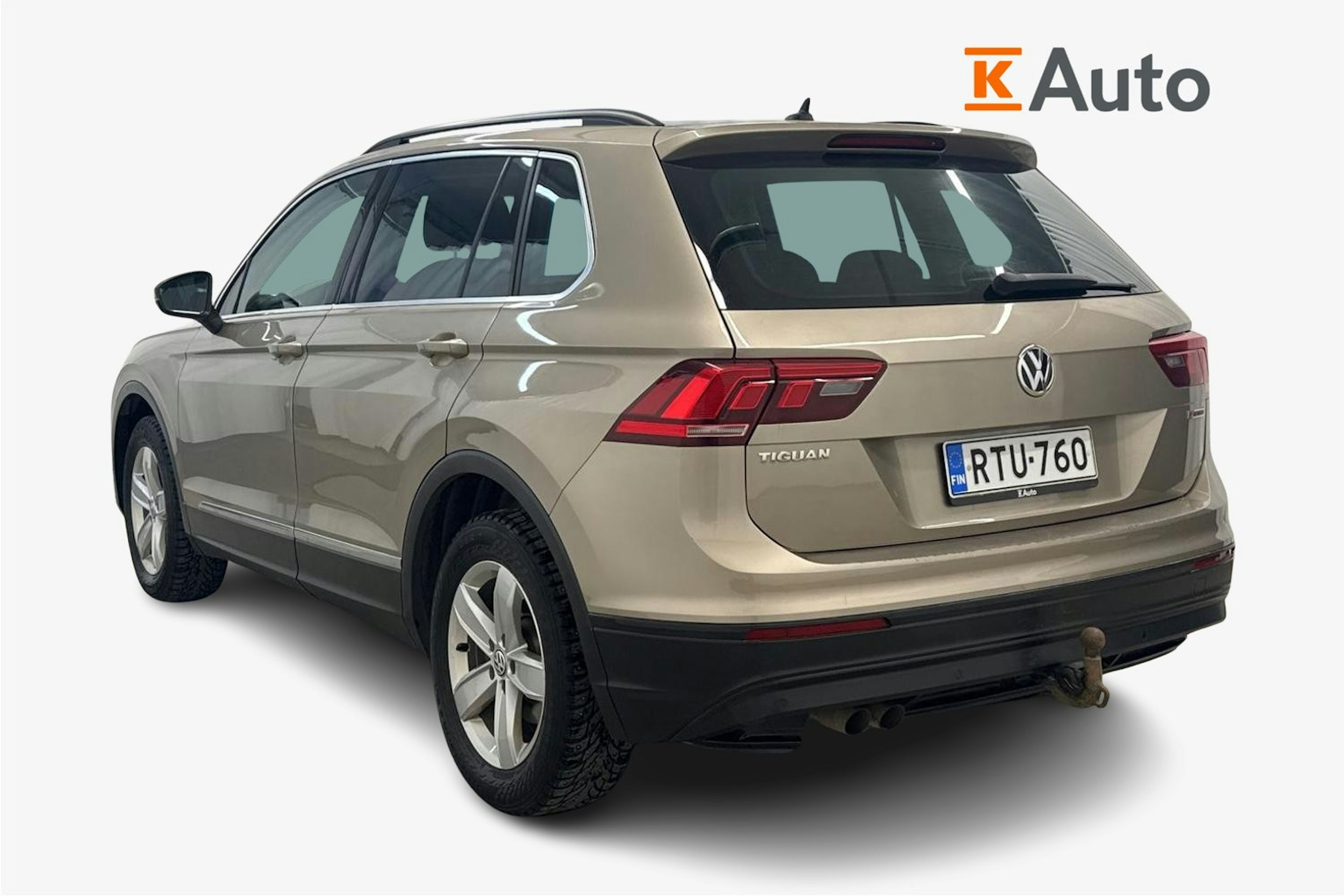 Ruskea (beige) Volkswagen Tiguan 2019 kuva 2.