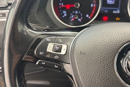 Ruskea (beige) Volkswagen Tiguan 2019 kuva 14.