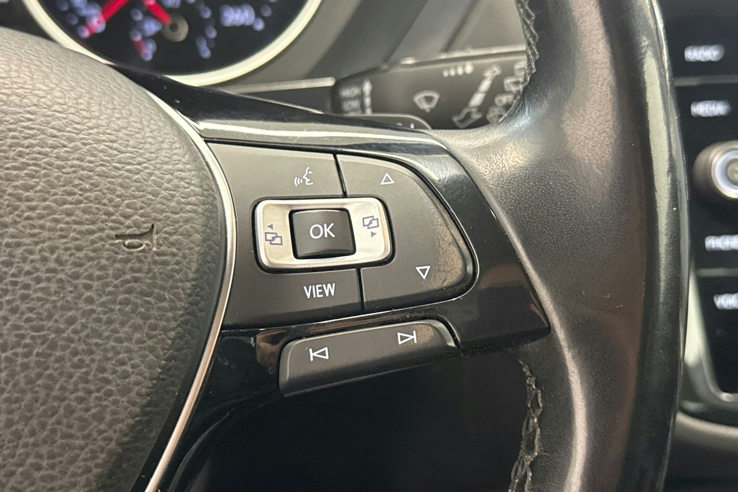 Ruskea (beige) Volkswagen Tiguan 2019 kuva 15.