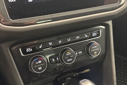 Ruskea (beige) Volkswagen Tiguan 2019 kuva 17.