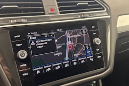 Ruskea (beige) Volkswagen Tiguan 2019 kuva 19.