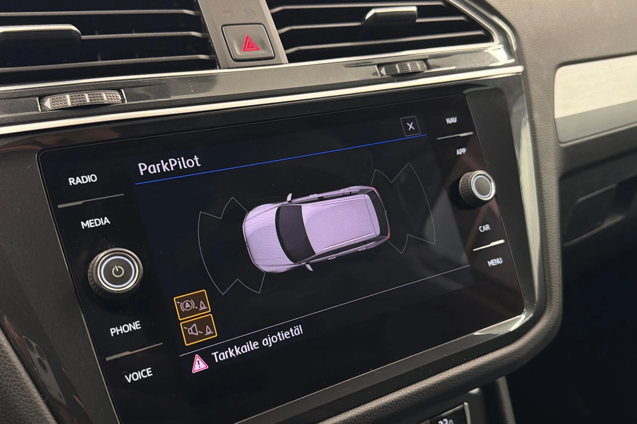 Ruskea (beige) Volkswagen Tiguan 2019 kuva 25.