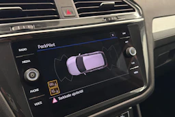Ruskea (beige) Volkswagen Tiguan 2019 kuva 25.