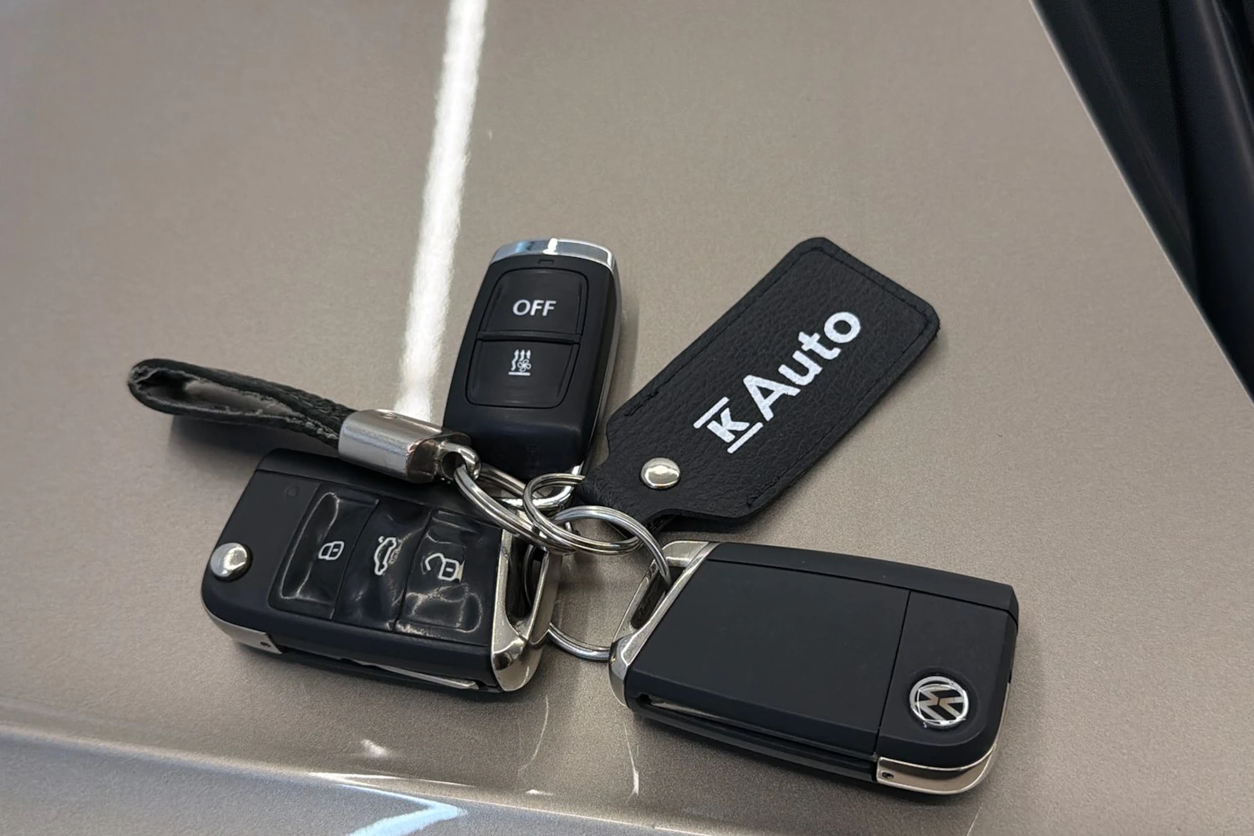 Ruskea (beige) Volkswagen Tiguan 2019 kuva 30.