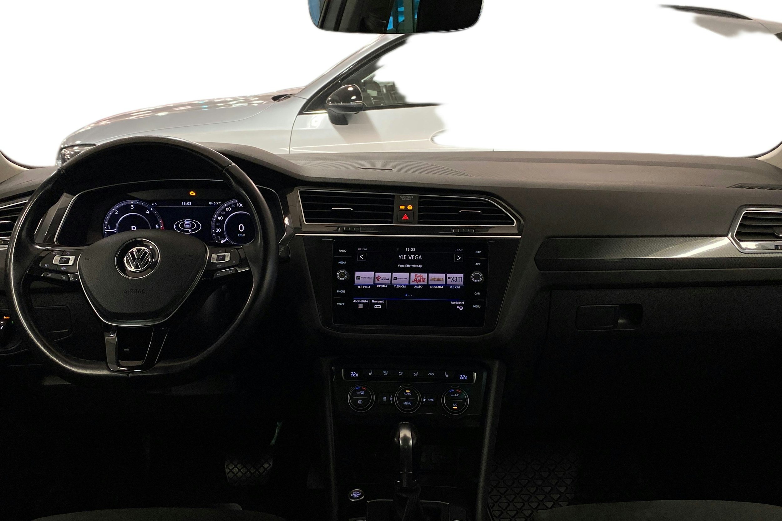 Valkoinen Volkswagen Tiguan 2019 kuva 7.