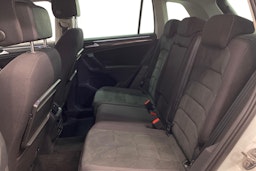 Valkoinen Volkswagen Tiguan 2019 kuva 8.