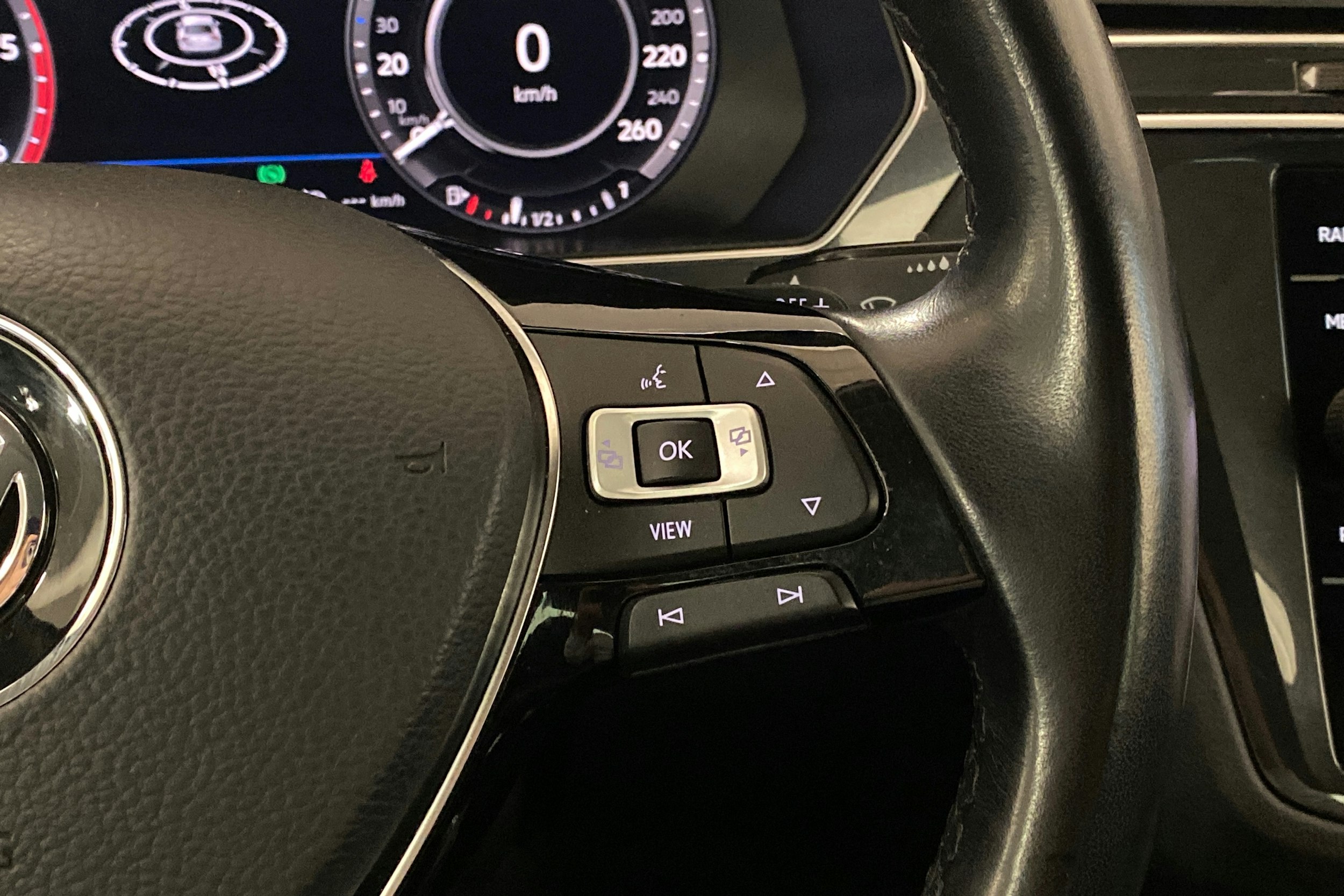 Valkoinen Volkswagen Tiguan 2019 kuva 13.