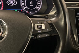 Valkoinen Volkswagen Tiguan 2019 kuva 13.