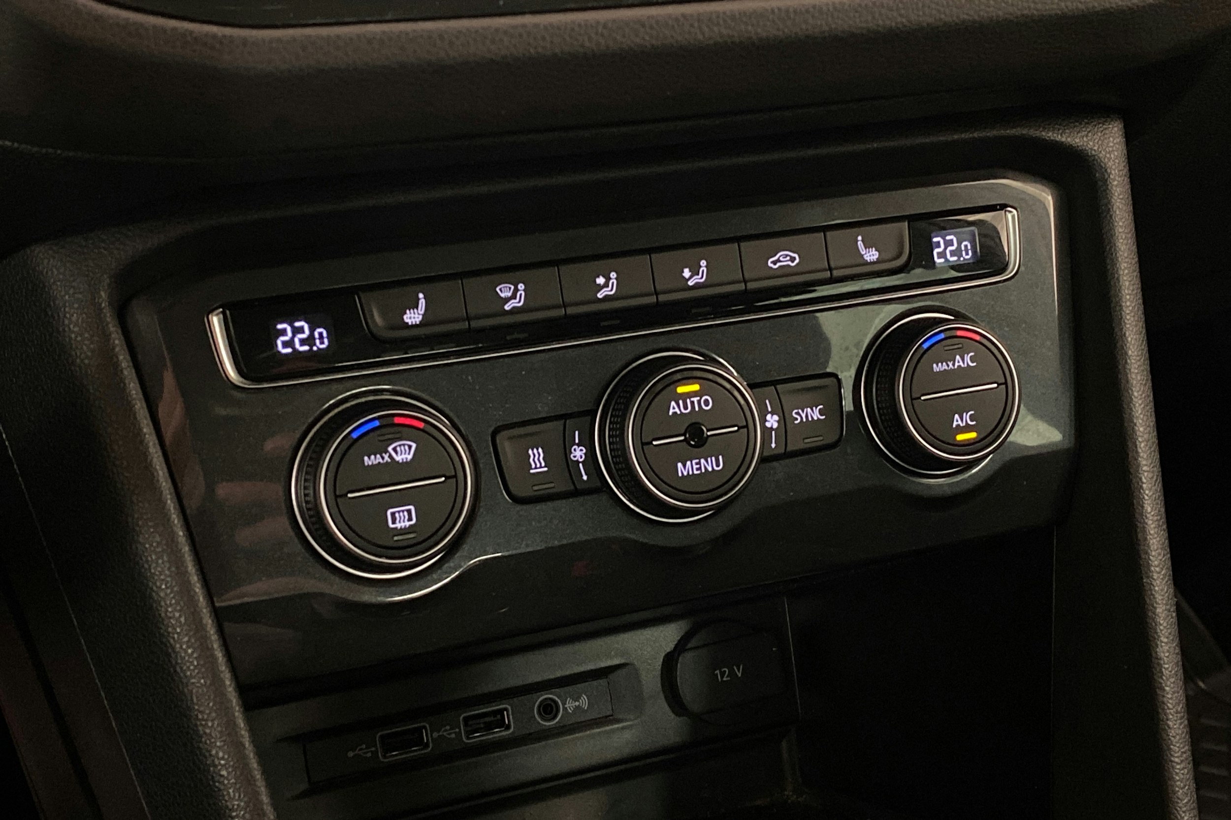 Valkoinen Volkswagen Tiguan 2019 kuva 19.