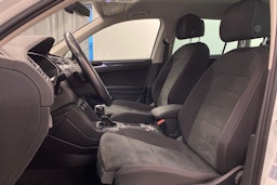 Valkoinen Volkswagen Tiguan 2019 kuva 21.