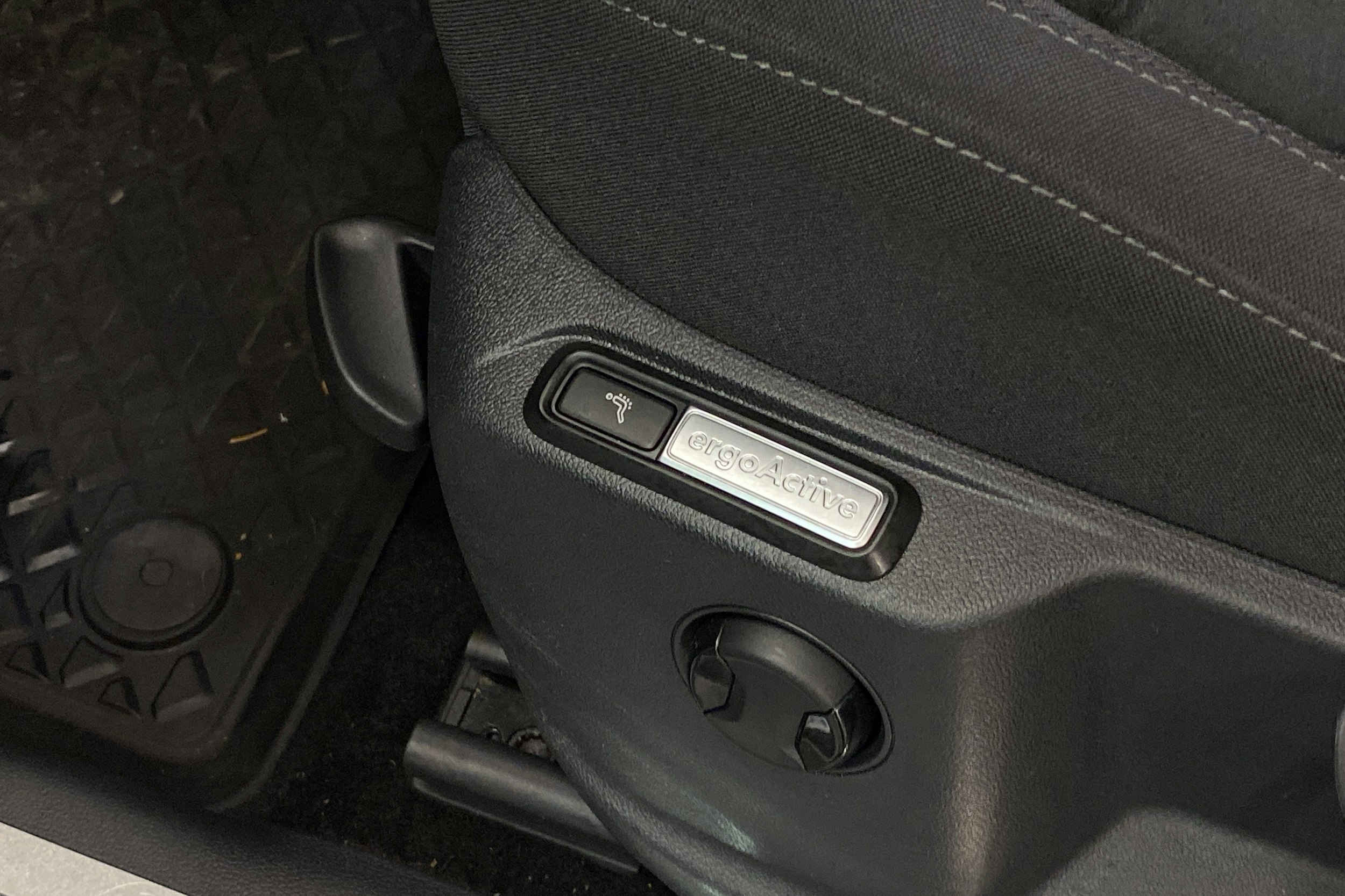 Valkoinen Volkswagen Tiguan 2019 kuva 22.