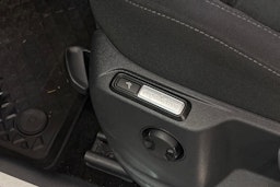 Valkoinen Volkswagen Tiguan 2019 kuva 22.