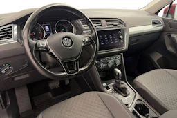Punainen Volkswagen Tiguan 2019 kuva 6.