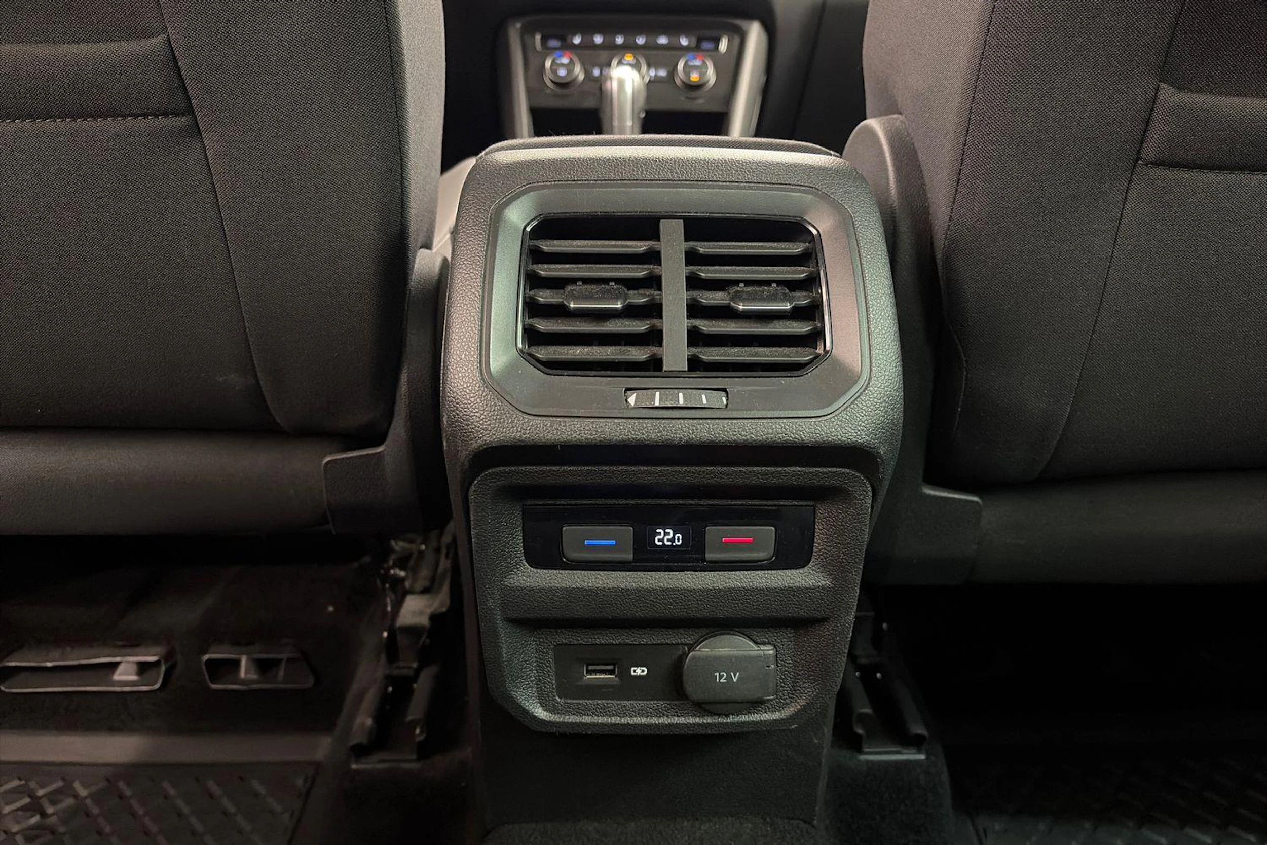 Punainen Volkswagen Tiguan 2019 kuva 9.